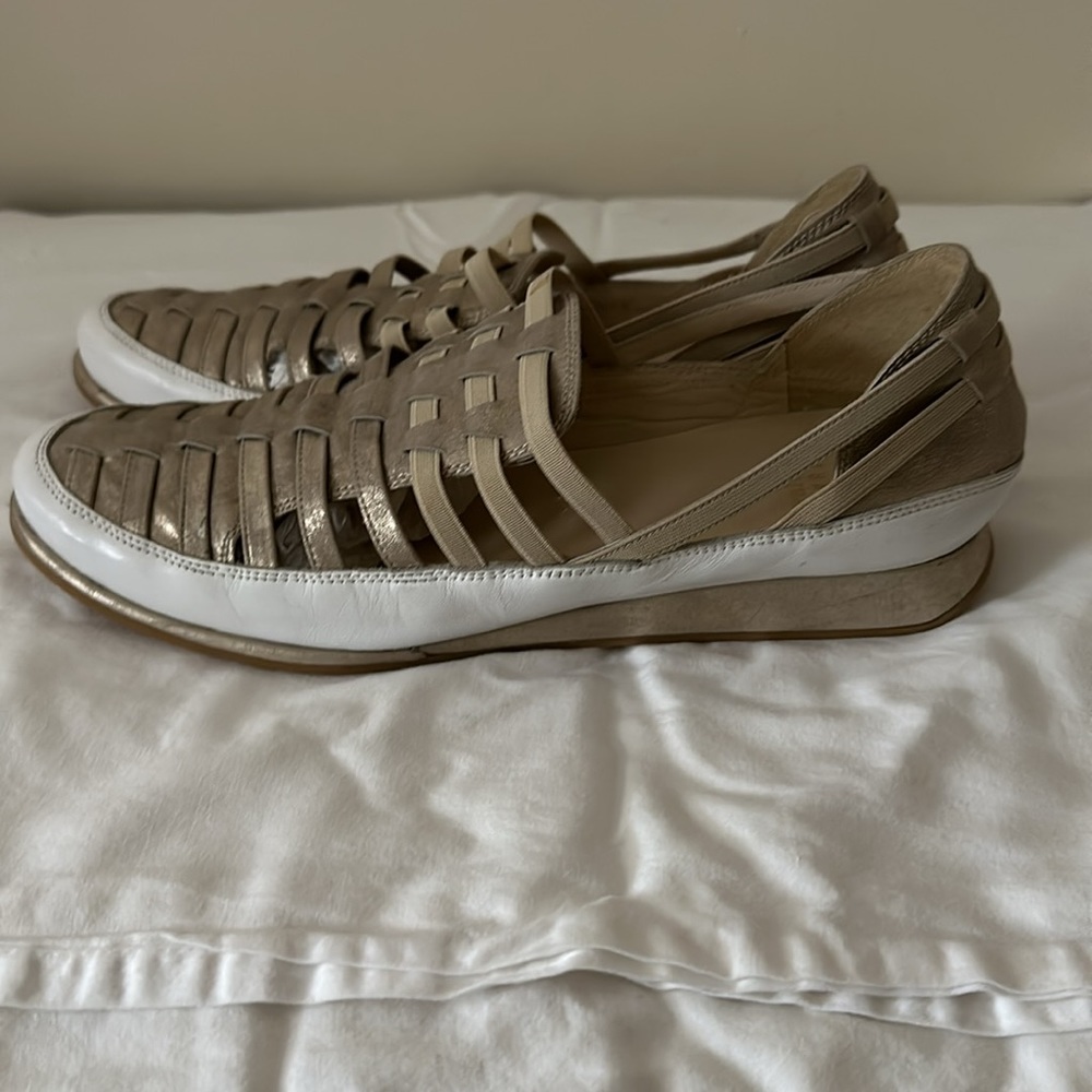 Shoes - Picture 4 of 9